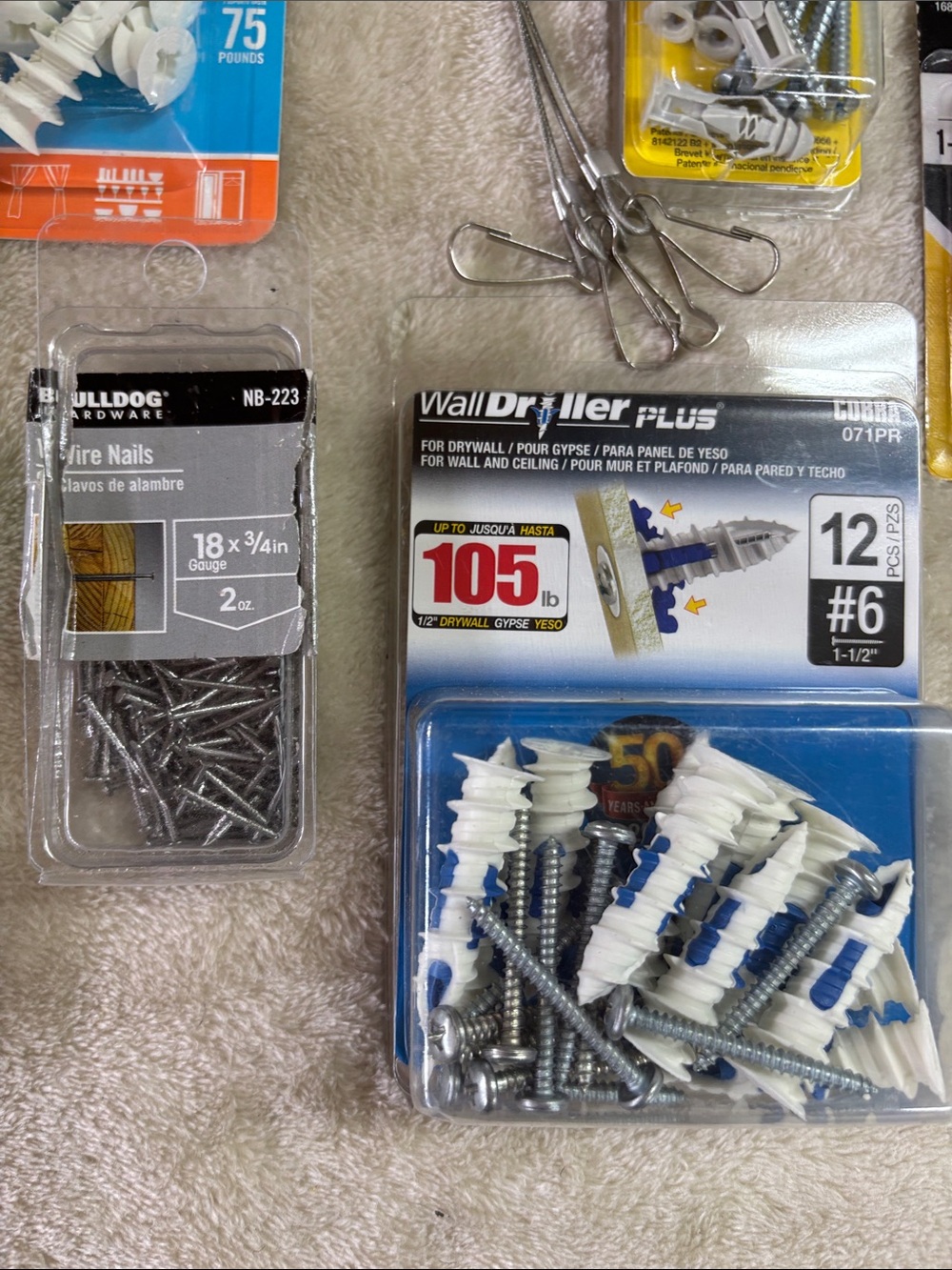 Assorted Wall Hanging Tools - Picture 4 of 9